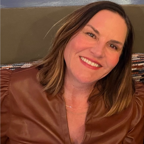 Meet your Posher, Heather - Picture 1 of 1